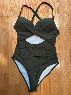 Women’s One Piece Bathing suit